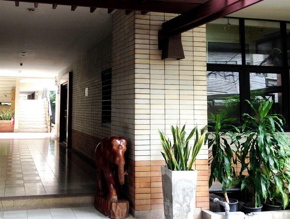 P.T. Court Hotell Bangkok Eksteriør bilde